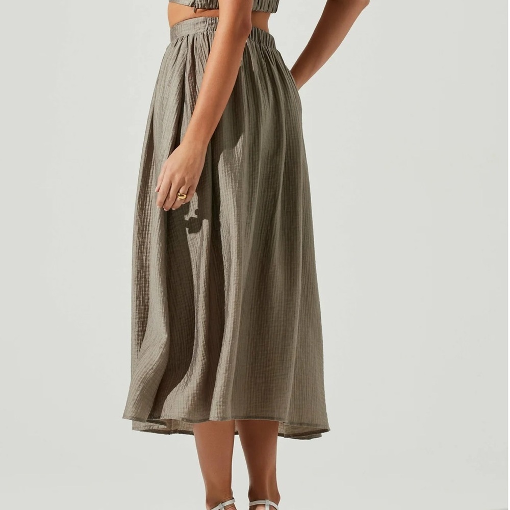 ASTR the Label Terra Bella Skirt - Picture 3 of 10